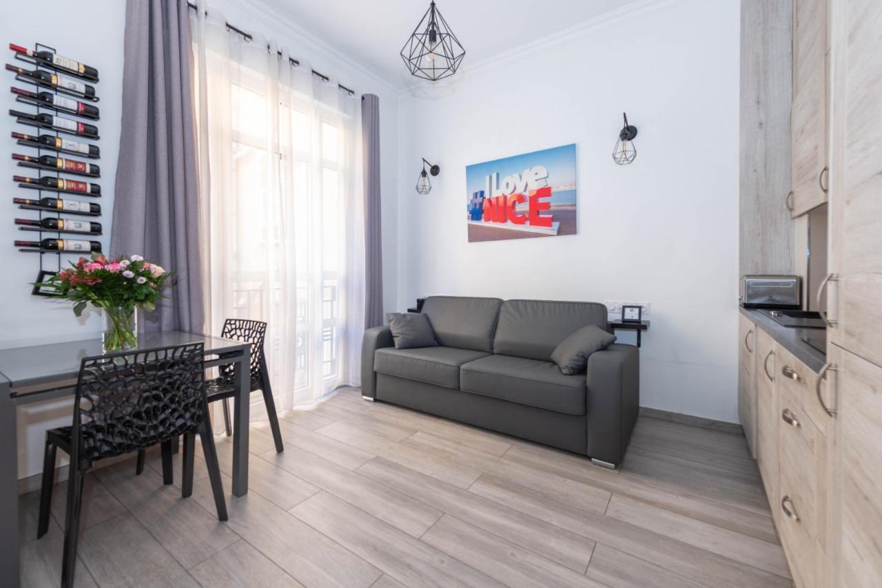 Nice Centre Flat - Modern, Quiet And Brand New 外观 照片
